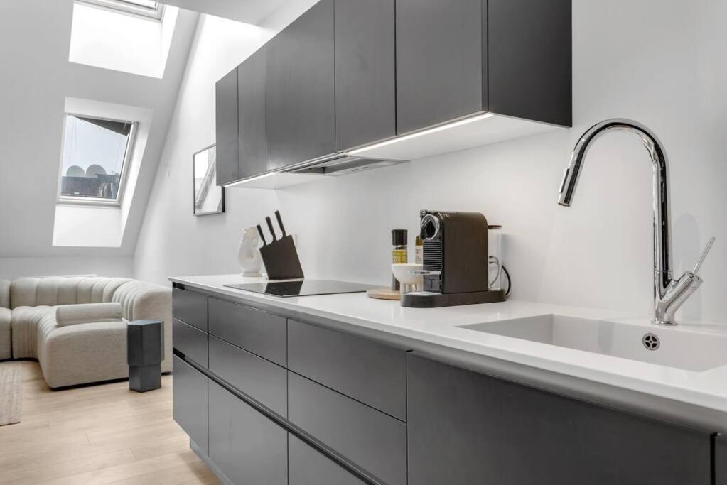 Luxury Penthous - 3 Bedroom - 2 Bath - Freeparking - Downtown Рейк'явік Екстер'єр фото