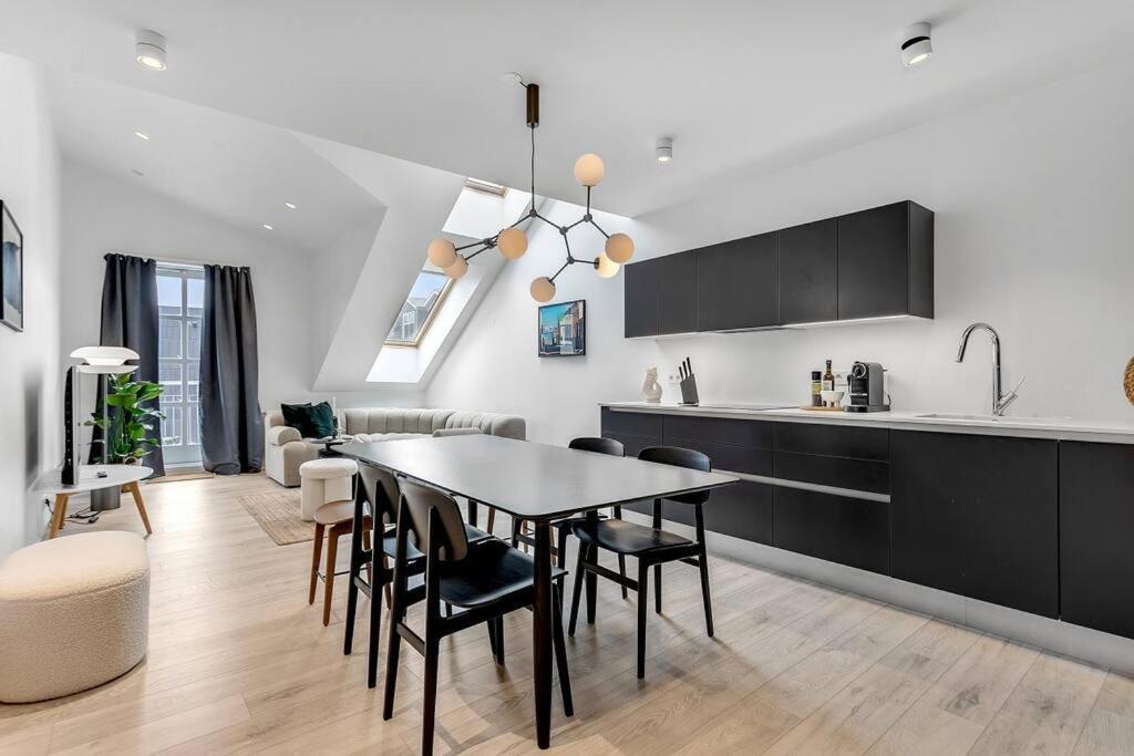 Luxury Penthous - 3 Bedroom - 2 Bath - Freeparking - Downtown Рейк'явік Екстер'єр фото